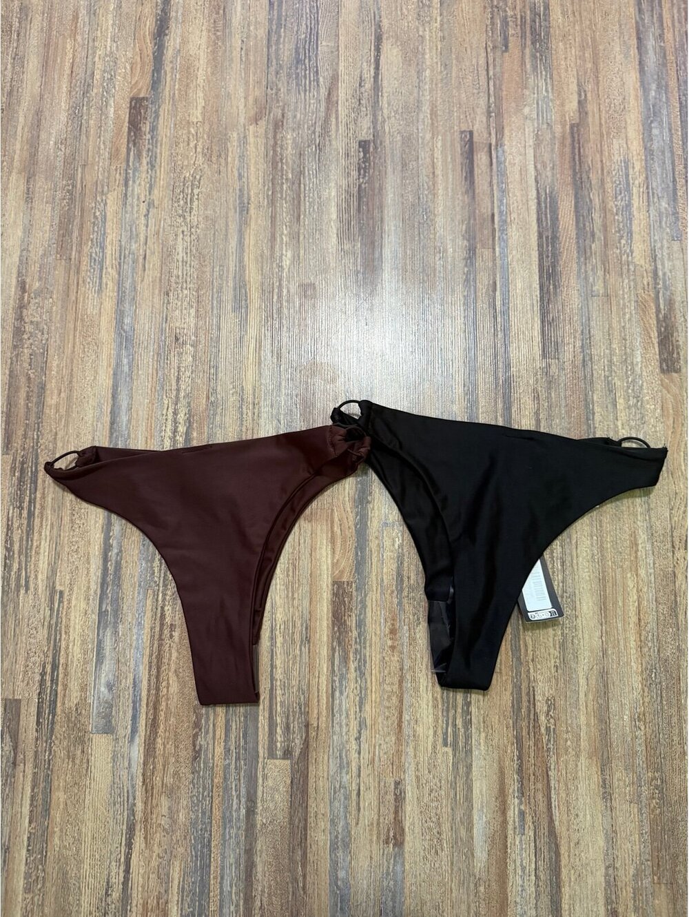 Pretty little thing swim bottom bundle of 2 size 6
New with tags - Picture 2 of 3